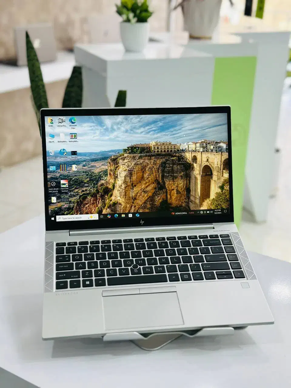 واقعیه تعجب نکنین|رایانه همراه|قم, صفائیه|دیوار