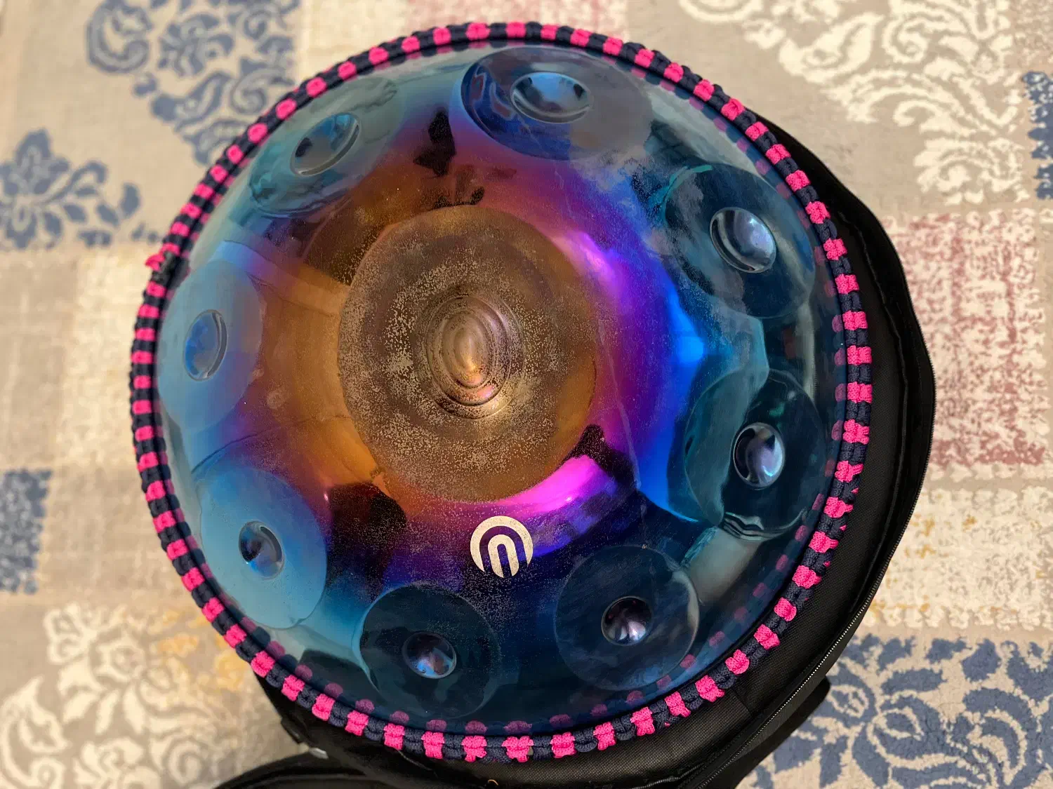 هنگ درام نو|درام و پرکاشن|کیش, |دیوار