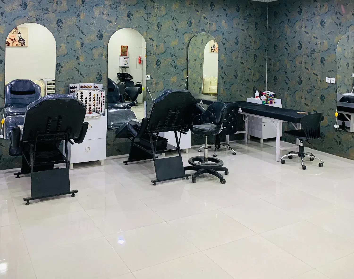 استخدام پرسنل در لاین های زیبایی در سالن|استخدام درمانی، زیبایی، بهداشتی|دوگنبدان, |دیوار