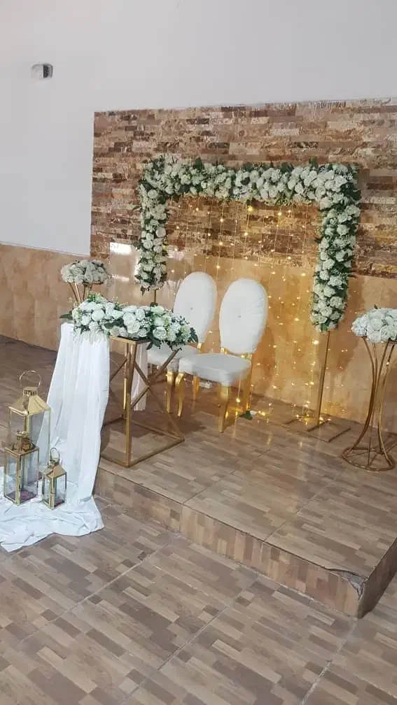 گل آرایی و بادکنک آرایی و استند بله برون|خدمات پذیرایی، مراسم|کرمان, |دیوار