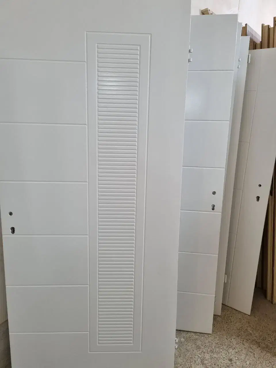 درب چوبی اتاقی گردویی .در سرویس کم تکمیل(کد۲۰۸)|مصالح و تجهیزات ساختمان|مشهد, شاهد (شهرک غرب)|دیوار