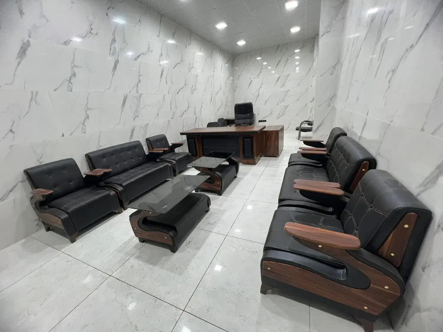 صندلی ۸ نفره با میز وسط و میز جلو ، همه نوعه نو|مبلمان اداری|بندر گناوه, |دیوار