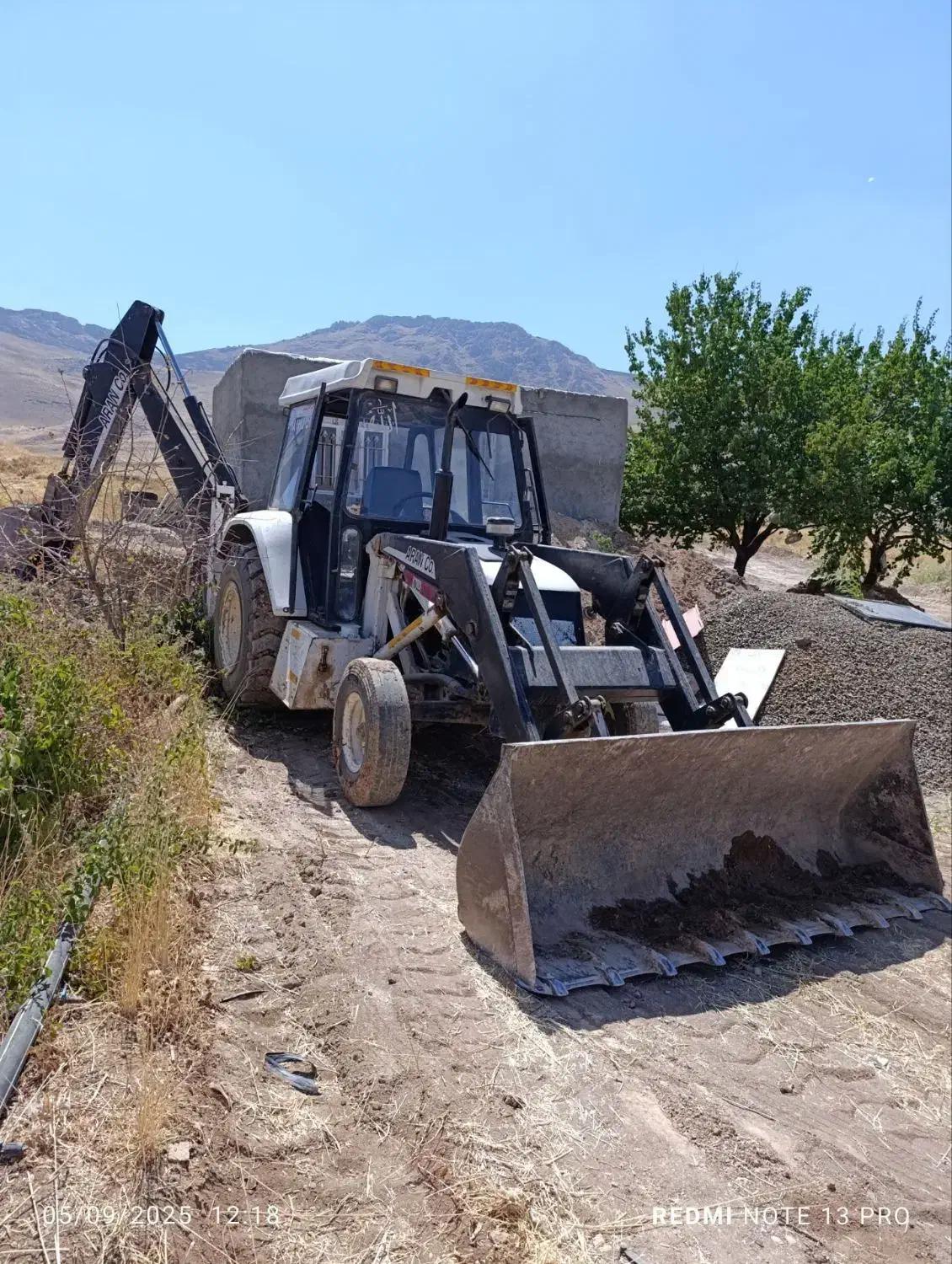 بیل مکانیکی بکهو کاملا سالم|خودرو سنگین|کامیاران, |دیوار