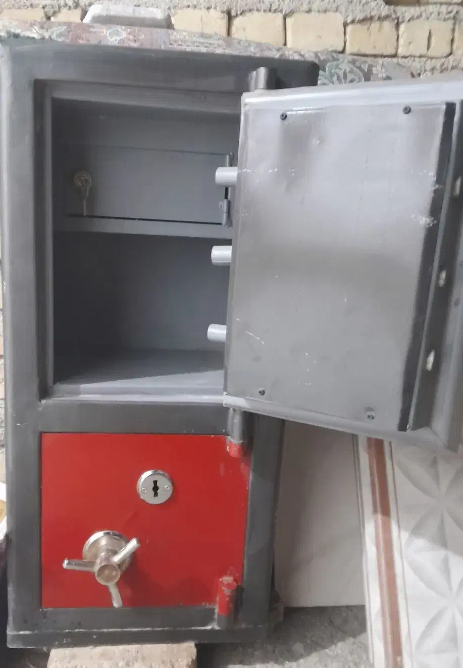 گاوصندوق ایران کاوه|ابزارآلات|نهاوند, |دیوار