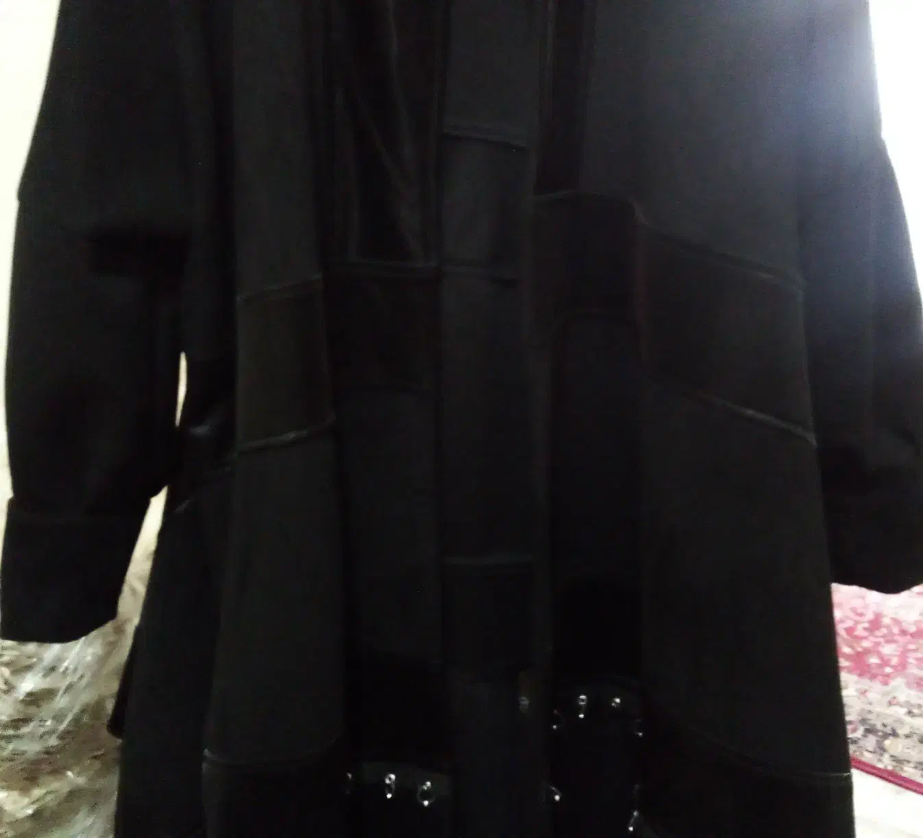 پالتو نو نو|لباس|خوی, |دیوار