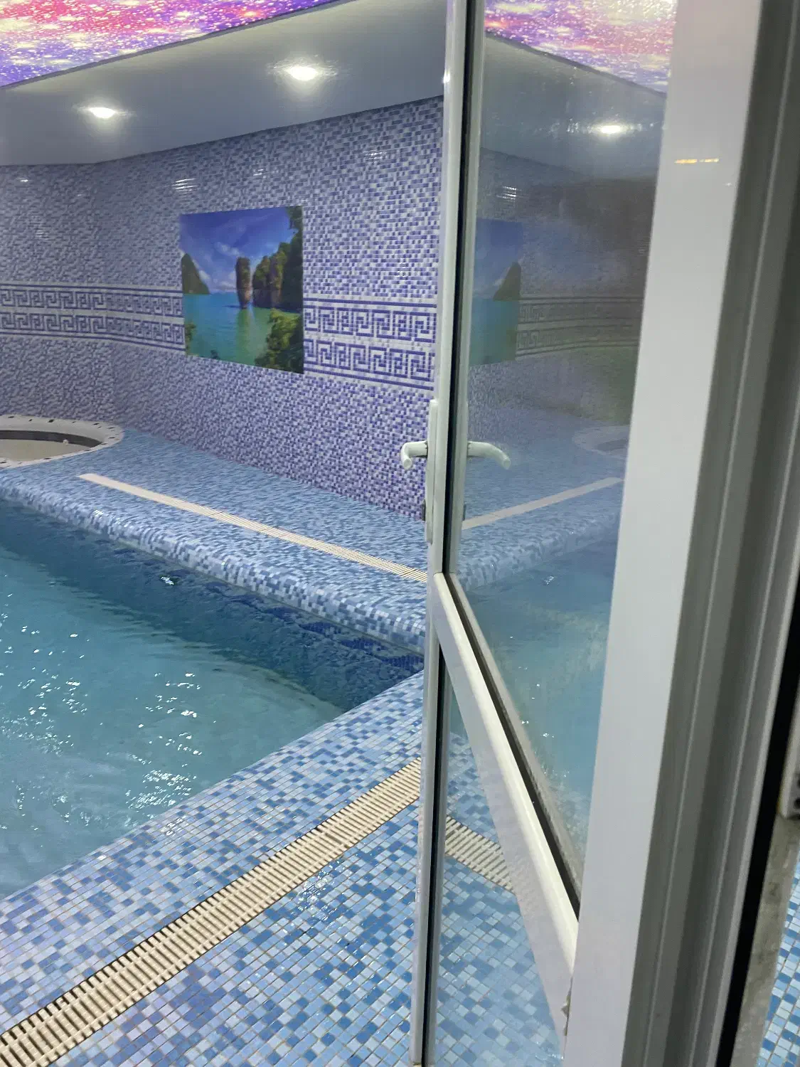 باغ ویلا داخل شاندیزاستخرآب گرم سرپوشیده|اجارهٔ کوتاهمدت ویلا و باغ|شاندیز, |دیوار