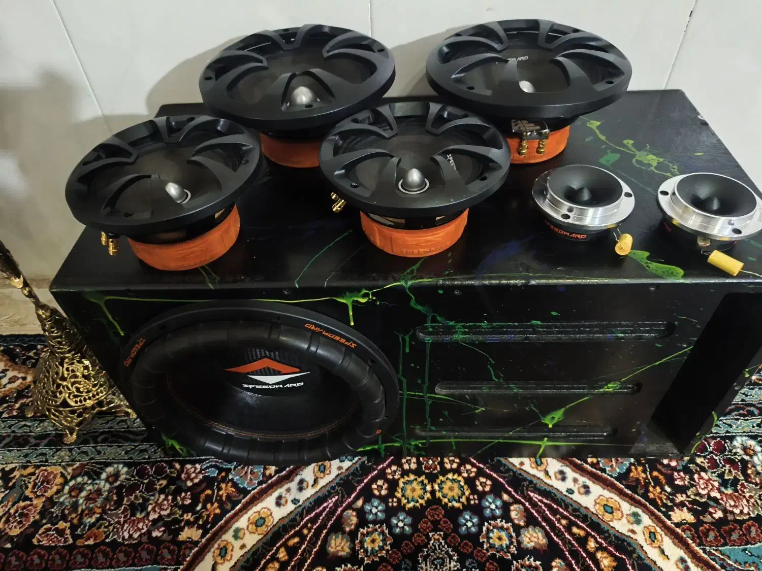 سیستم صوتی|صوتی و تصویری|میانه, |دیوار