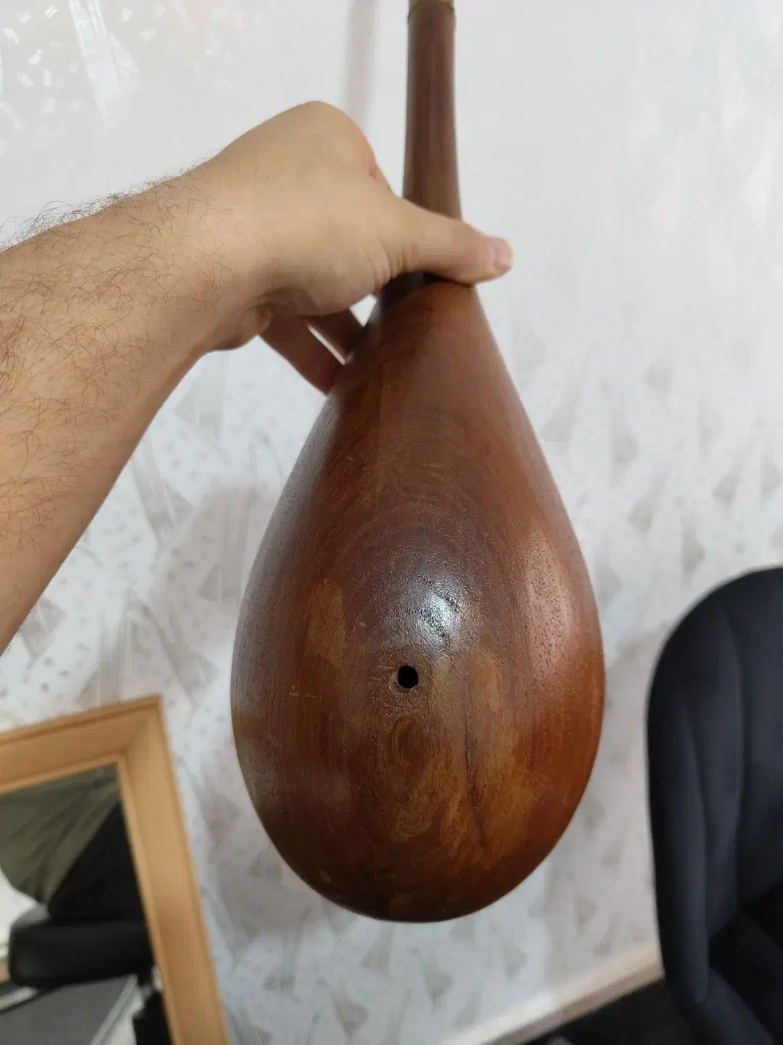 دوتار یک تیکه|سازهای سنتی|رشت, منظریه|دیوار