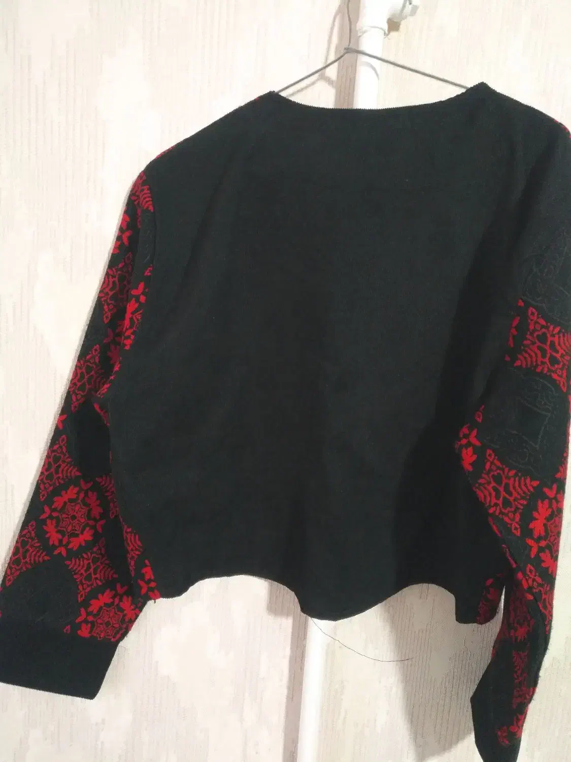 کت یلدایی|لباس|شیراز, پارک کوهستانی بوستان|دیوار