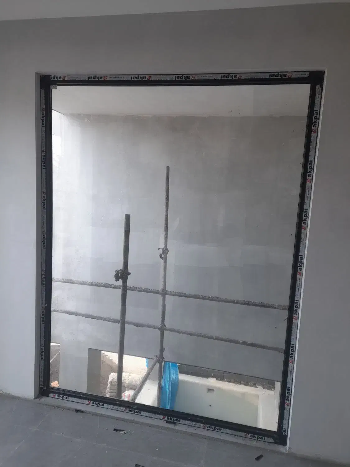 نصاب درب و پنجره های دوجداره آلومینیومی و پی وی سی|خدمات پیشه و مهارت|زرگرشهر, |دیوار