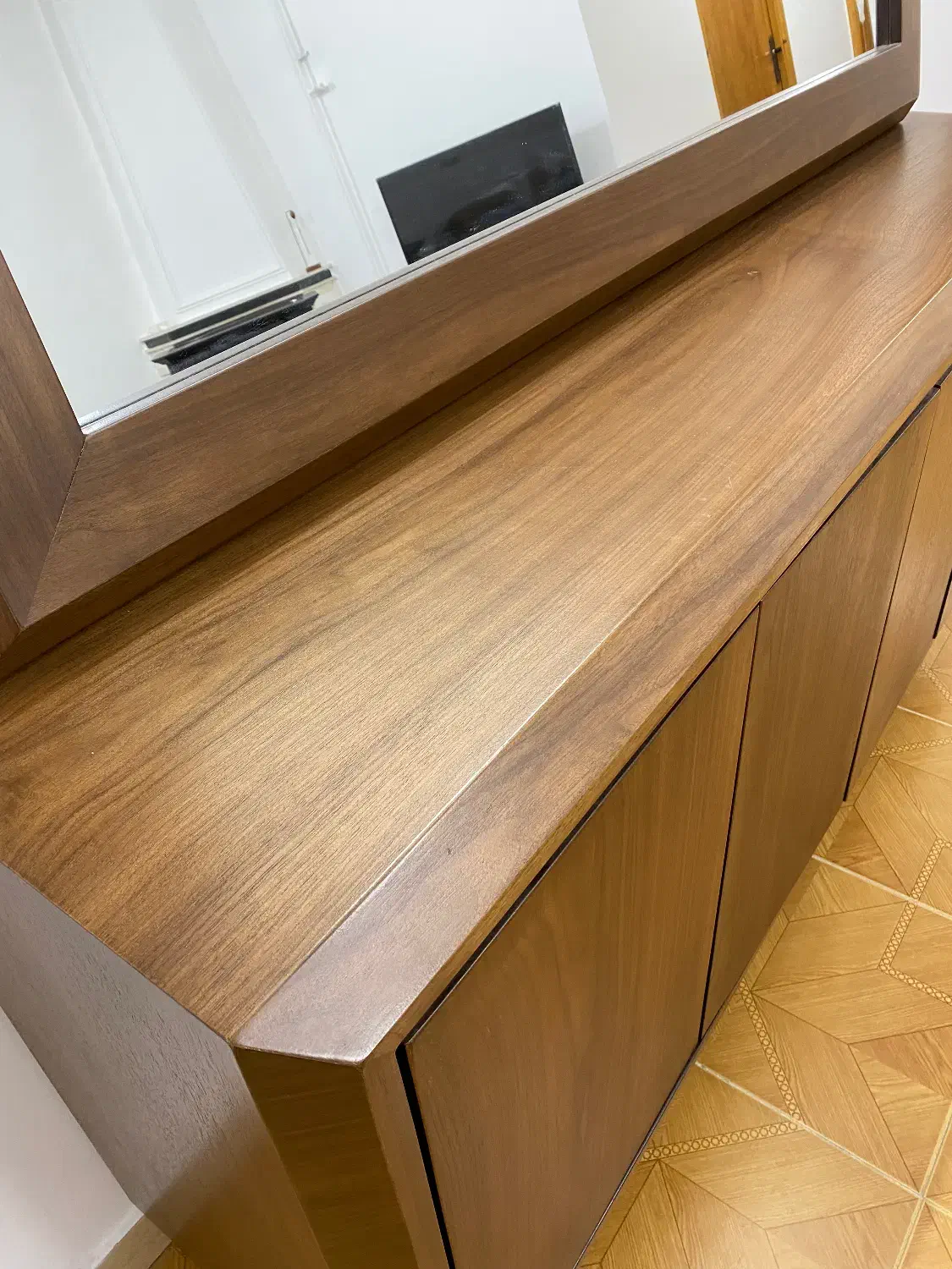 آینه و کنسول در حد نو|بوفه، ویترین، کنسول|قائم‌شهر, |دیوار