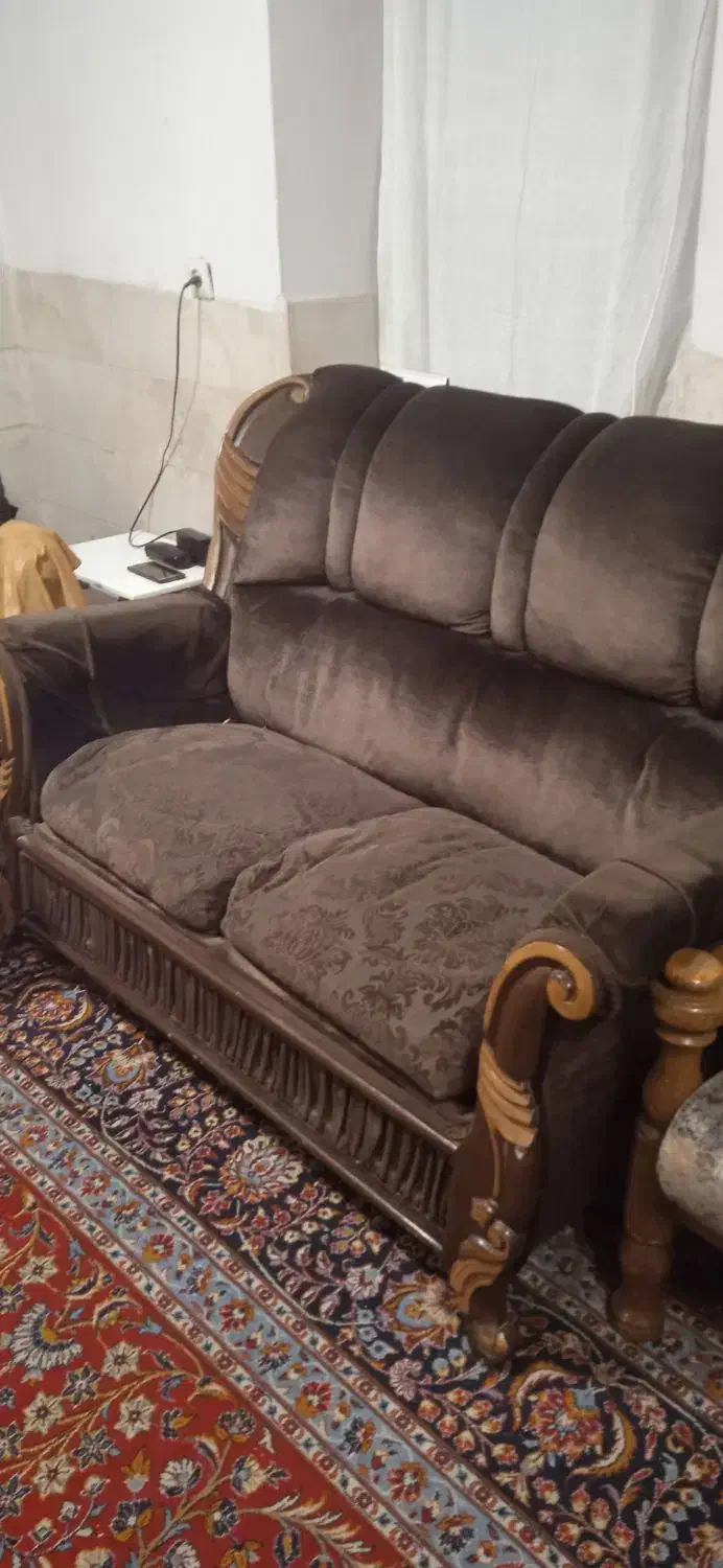 مبل ۶ نفره با چوب بسیار مقاوم|مبلمان خانگی و میز عسلی|مشهد, عامل|دیوار