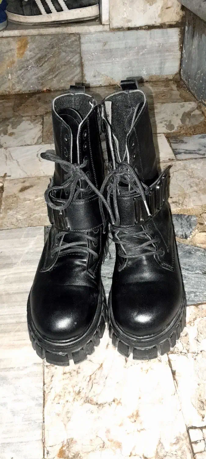 پوتین|کیف، کفش، کمربند|قم, زنبیل آباد|دیوار