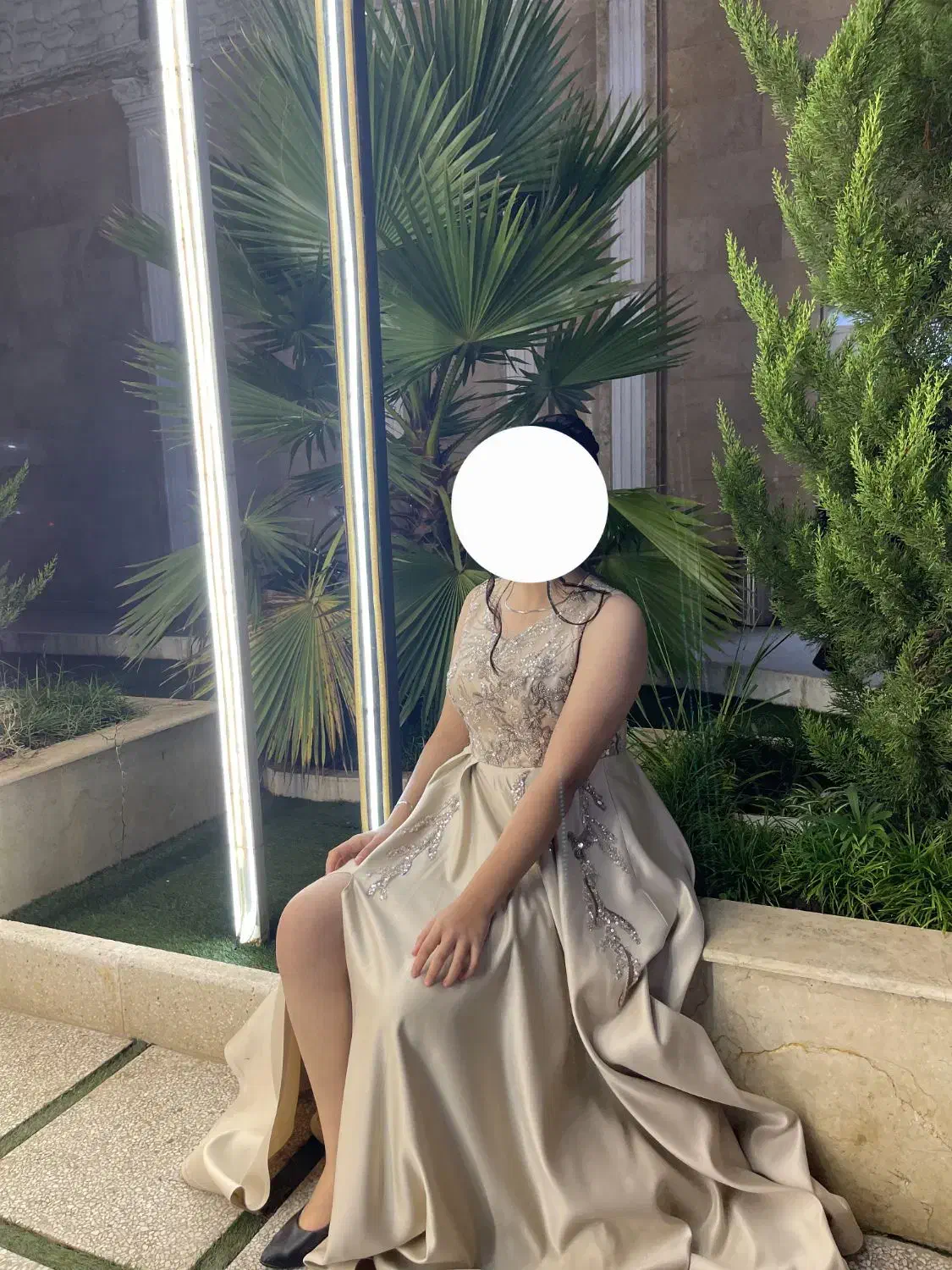 لباس مجلسی|لباس|سنگر, |دیوار