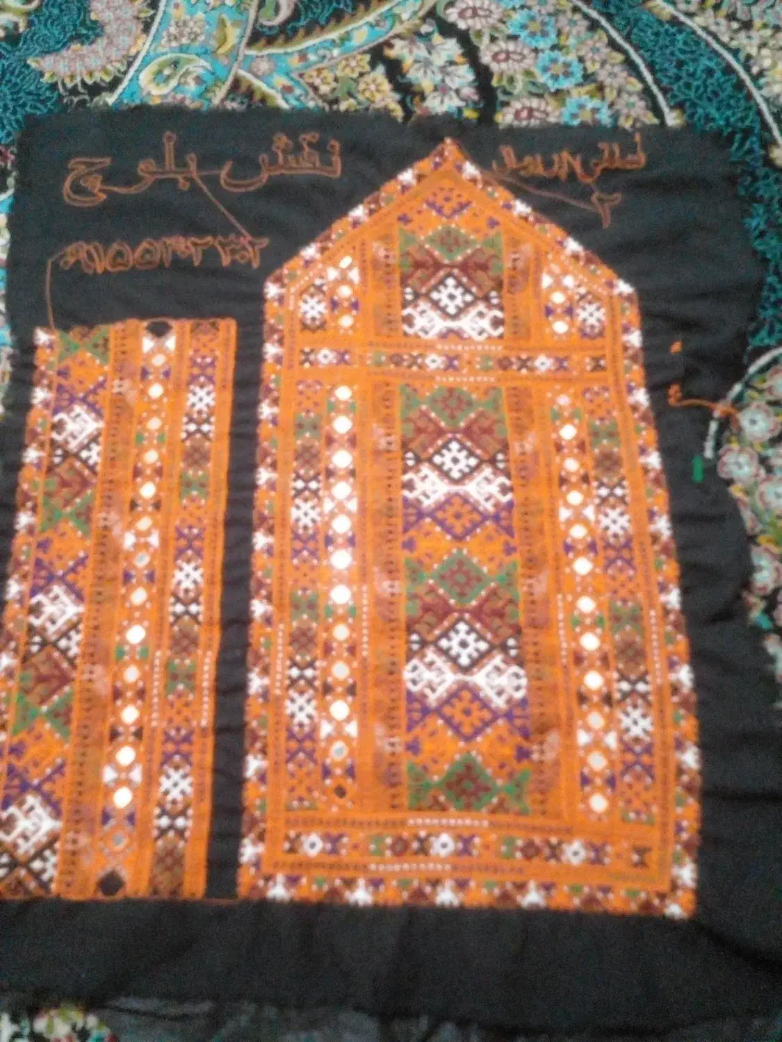 زیآستین سنتی|لباس|ایرانشهر, |دیوار