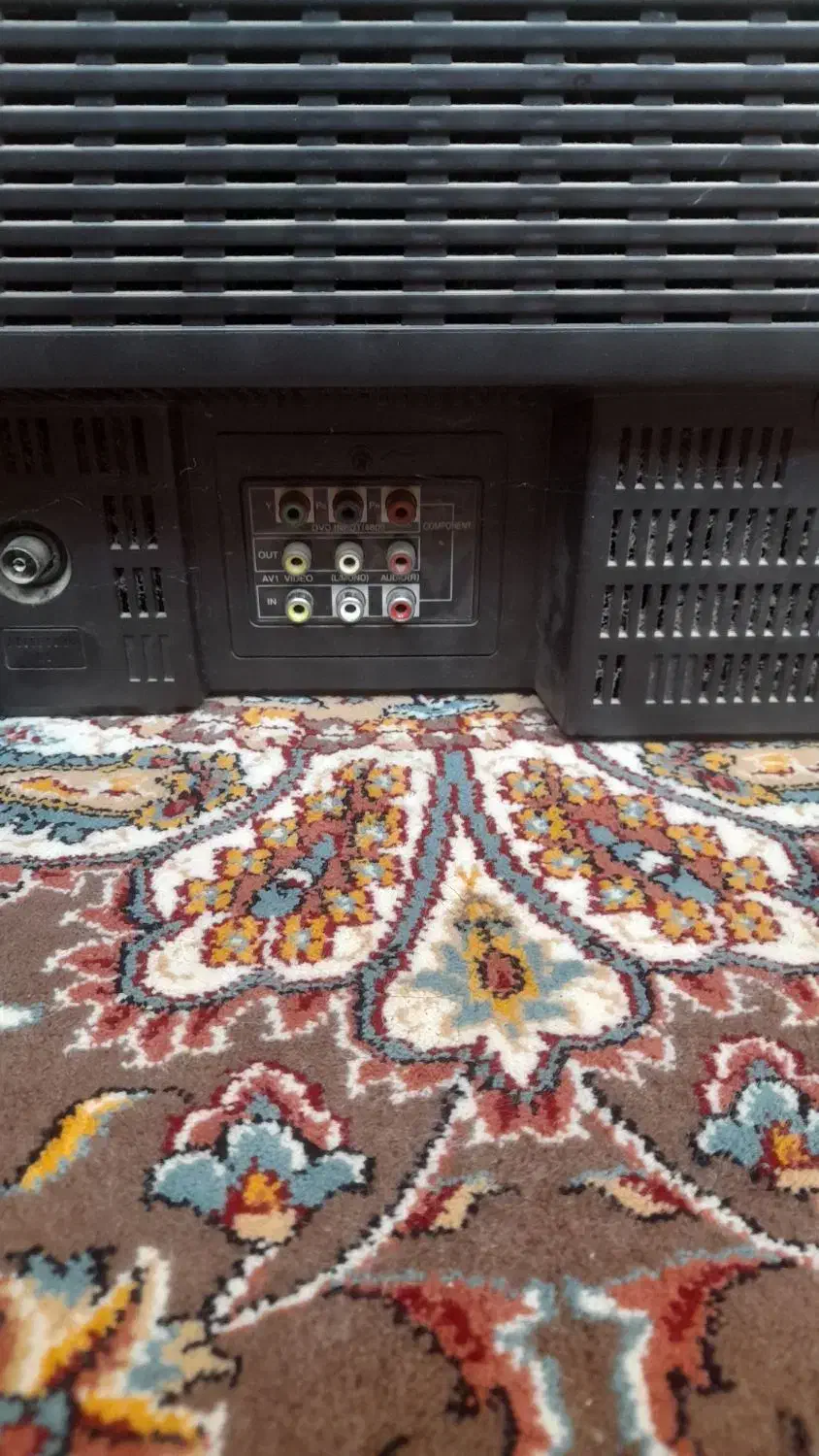 تلوزیون قدیمی|تلویزیون و پروژکتور|لاهیجان, آهندان|دیوار