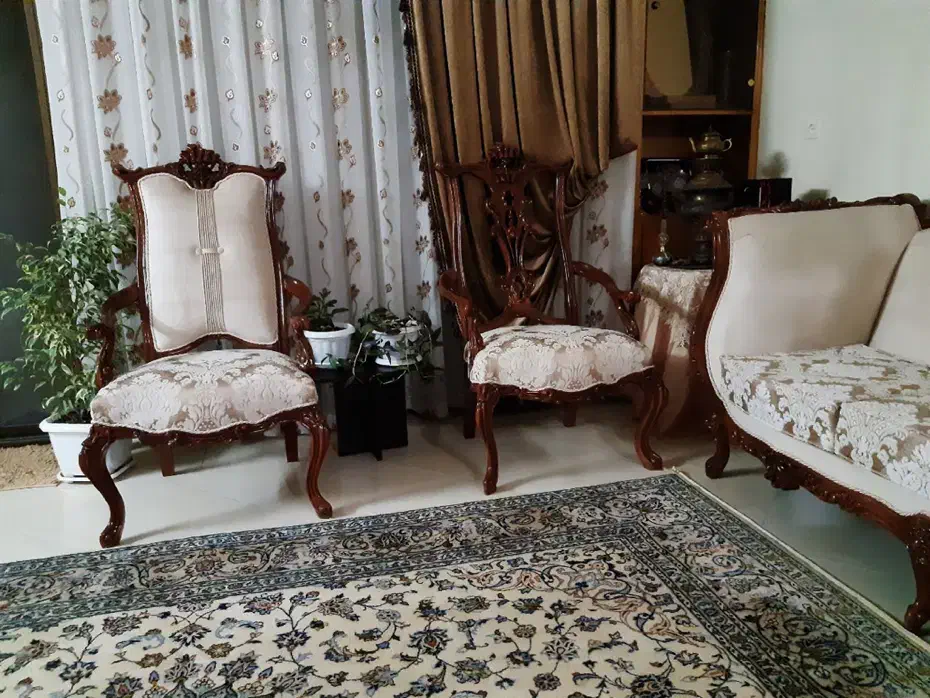 مبل اتریشی در حد نو|مبلمان خانگی و میز عسلی|اصفهان, باغ دریاچه|دیوار