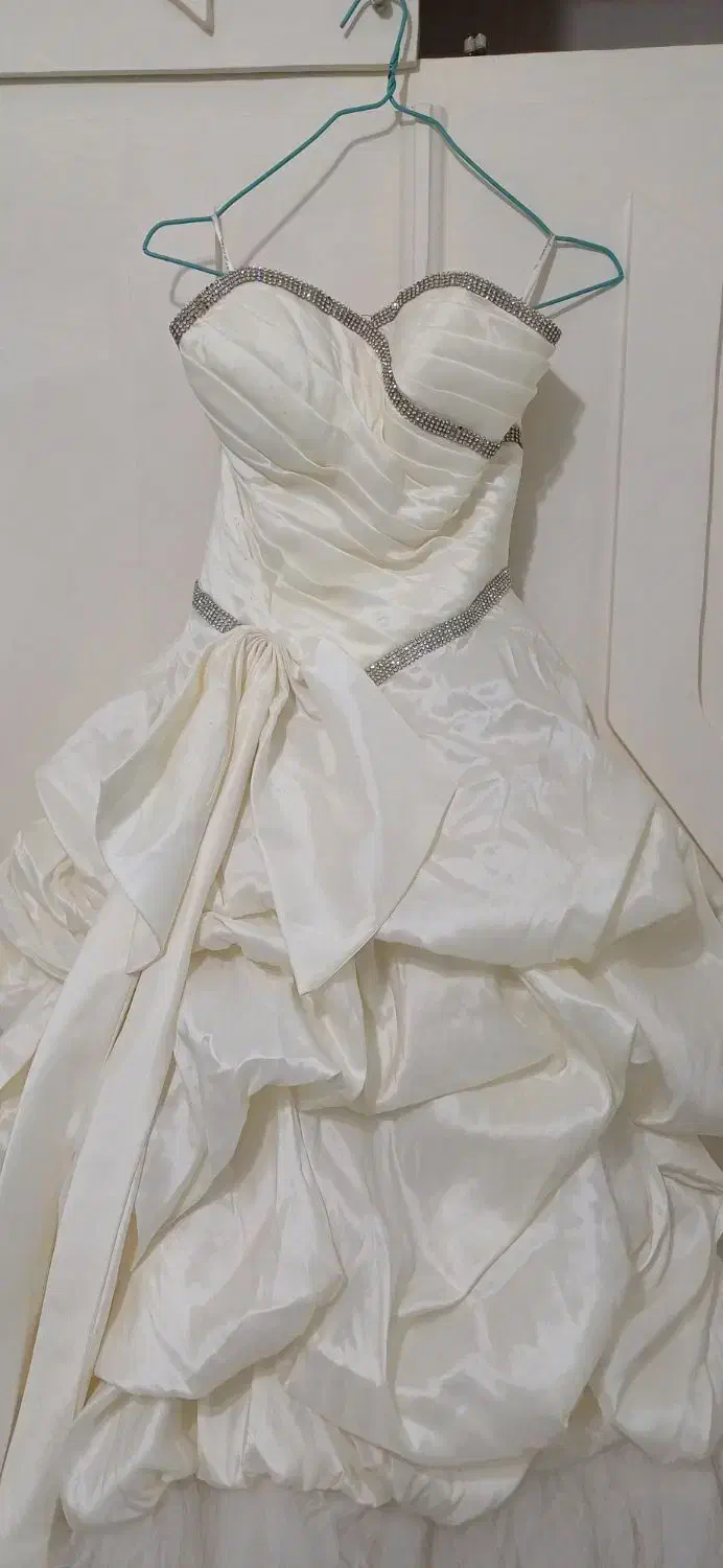 سه عدد لباس عروس بفروش میرسد|لباس|رشت, پیرسرا|دیوار