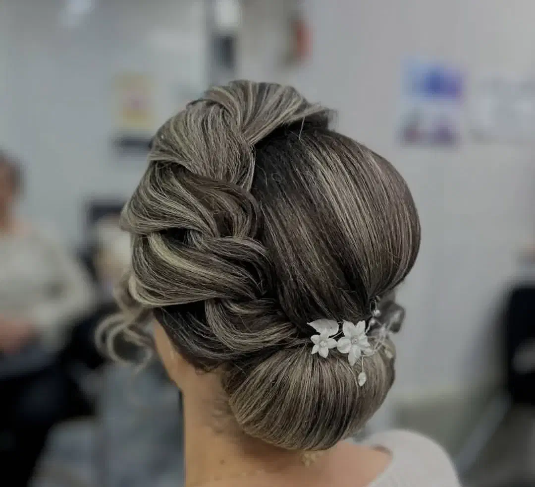 شینیون|خدمات آرایشگری و زیبایی|قم, حکمت شمالی|دیوار