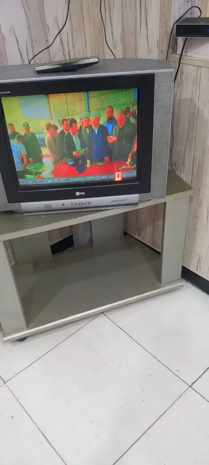 تلوزیون و زیر تلویزیون|تلویزیون و پروژکتور|بوشهر, |دیوار