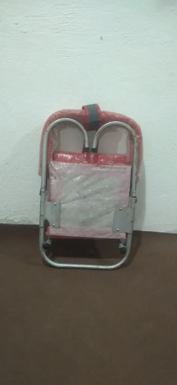 صندلی کودک|تخت و صندلی بچه|بیجار, |دیوار