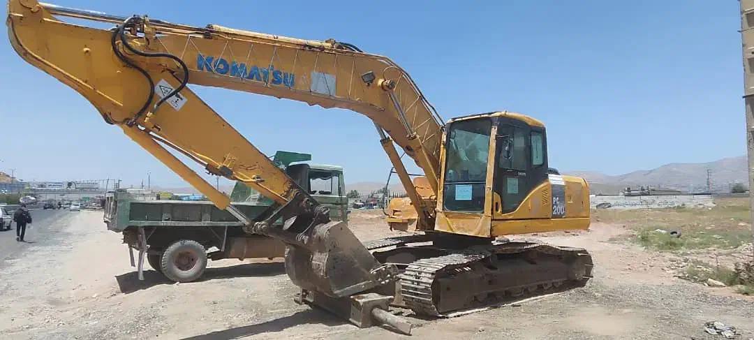 بیل مکانیکی کوماتسو 200خط 7|خودرو سنگین|شیراز, معالی‌آباد|دیوار