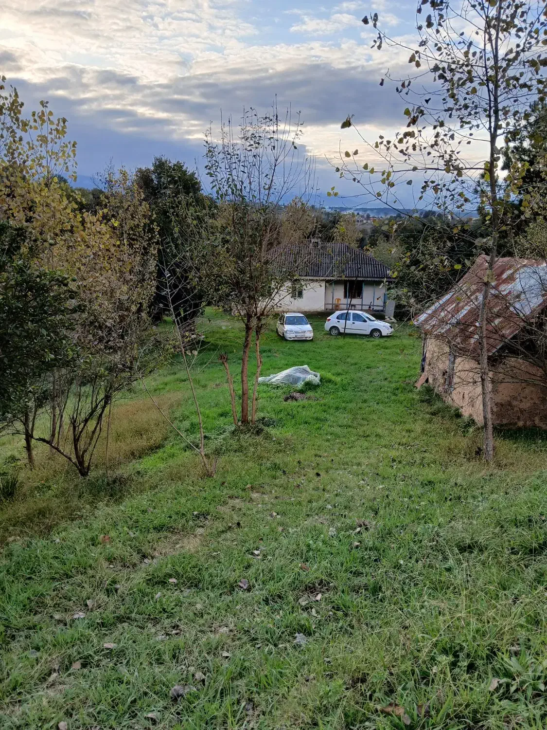 فروش زمین با یک باب خانه با امتیاز کامل|فروش خانه و ویلا|شفت, |دیوار