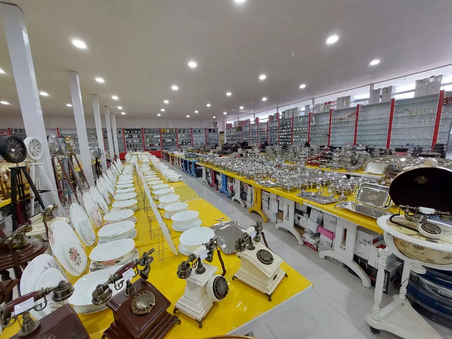 استخدام فروشنده و صندوقدار خانم حقوق بالا|استخدام بازاریابی و فروش|گرگان, |دیوار