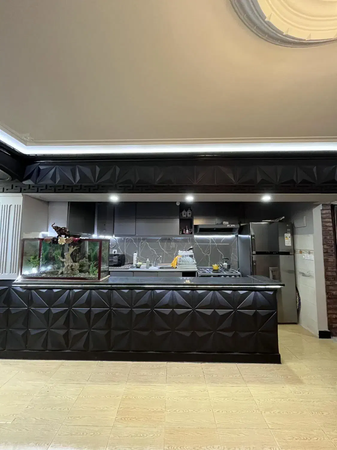 اجاره کوتاه مدت سوئیت با تمام امکانات|اجارهٔ کوتاه‌مدت آپارتمان و سوئیت|رشت, معلم|دیوار