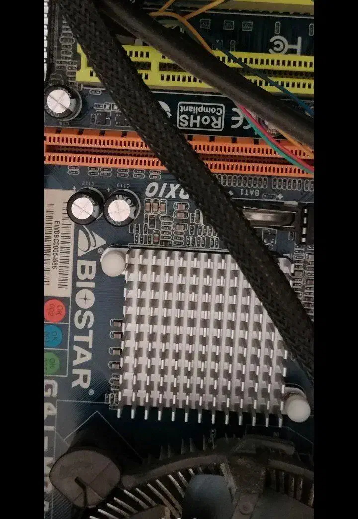 کامپیوتر ویندوز7|رایانه رومیزی|بهارستان, |دیوار