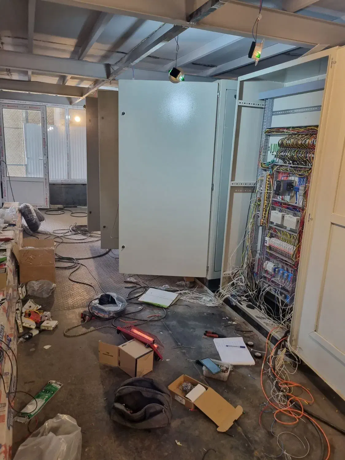 برقکار|خدمات پیشه و مهارت|رشت, رشتیان|دیوار