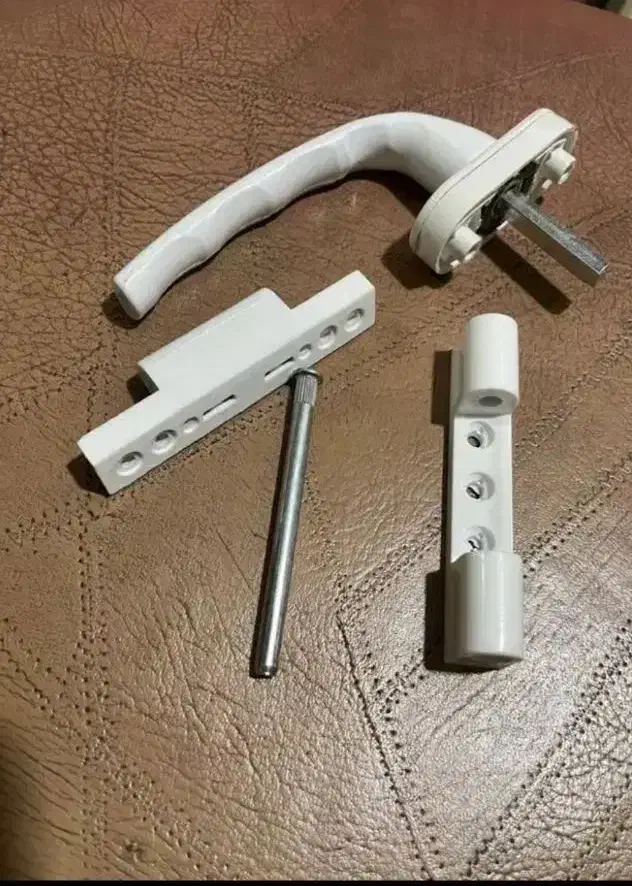 تعمیروریگلاژدروپنجره پی وی سی وآلومینیوم|خدمات پیشه و مهارت|هشتگرد, فاز ۱ مهستان|دیوار