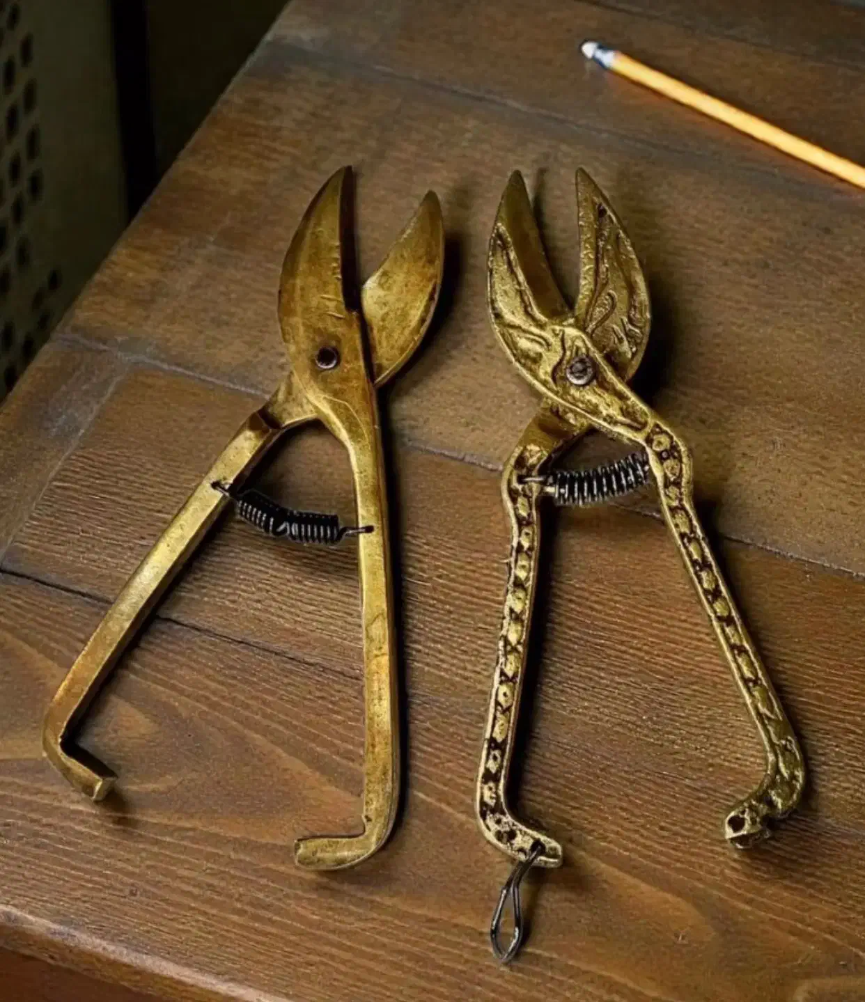 قیچی قند شکن|کلکسیون اشیاء عتیقه|بوشهر, |دیوار