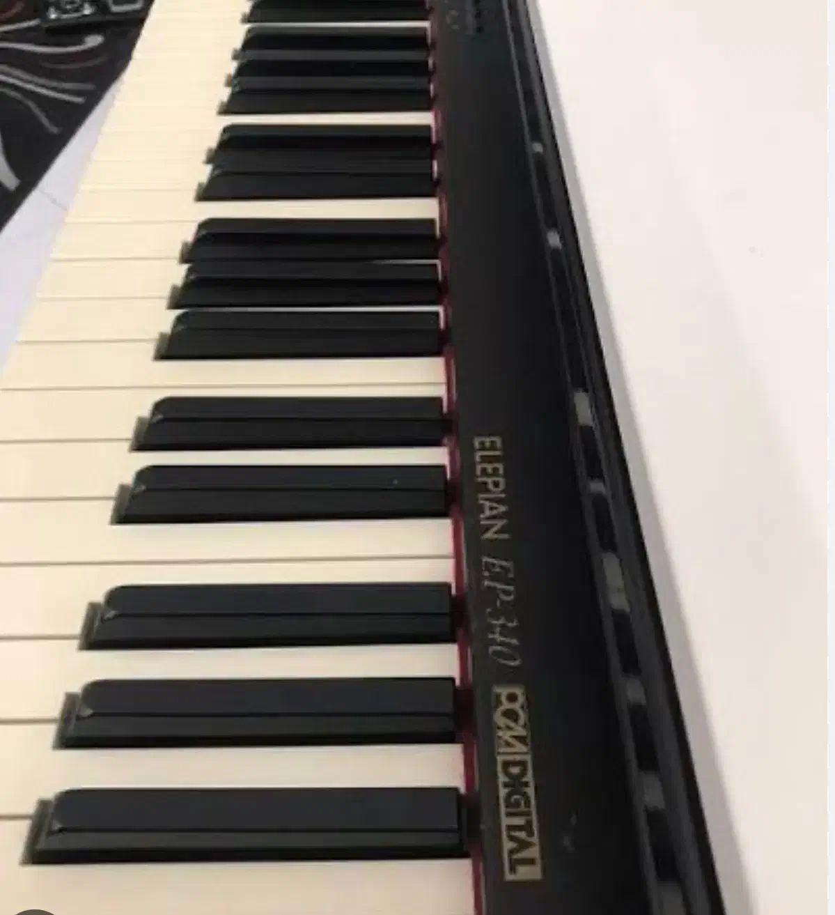 پیانو دیجیتال کلمبیا|پیانو، کیبورد، آکاردئون|کرمان, |دیوار