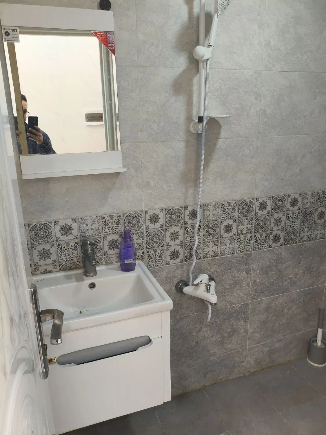 رهن و اجاره جهت واحد ادارای یاارایشگاه زنانه|اجارهٔ دفتر کار، اتاق اداری، مطب|آباده, |دیوار