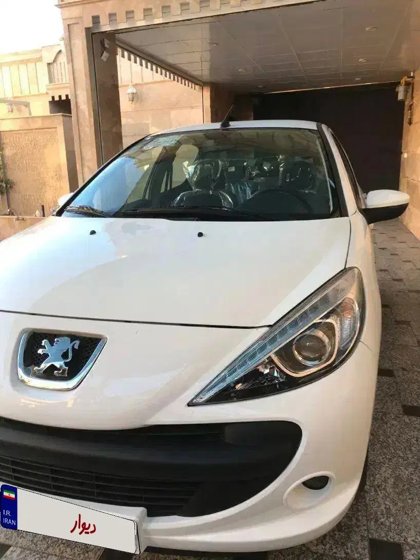 پژو ۲۰۷ مدل ۱۴۰۴|خودرو سواری و وانت|زرند, |دیوار