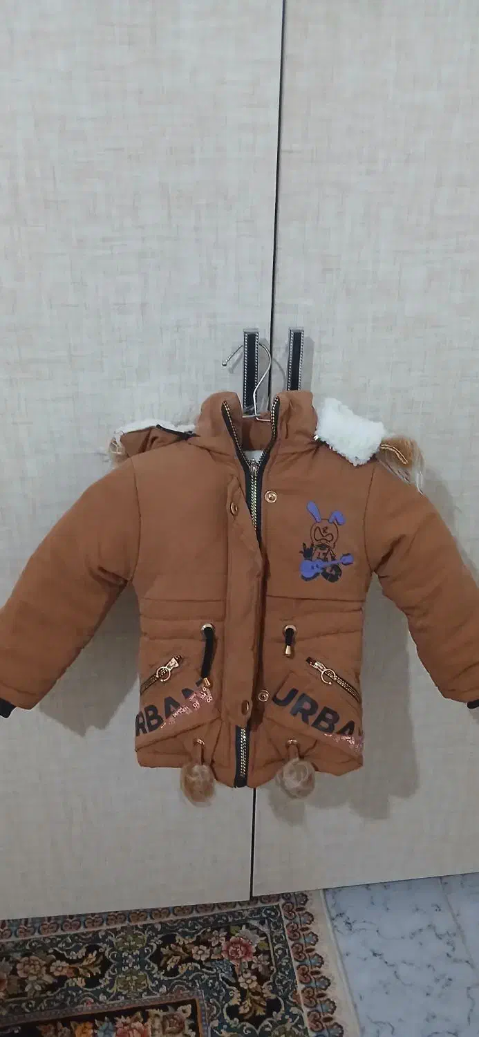 پالتو بچگانه|لباس|درمیان, |دیوار