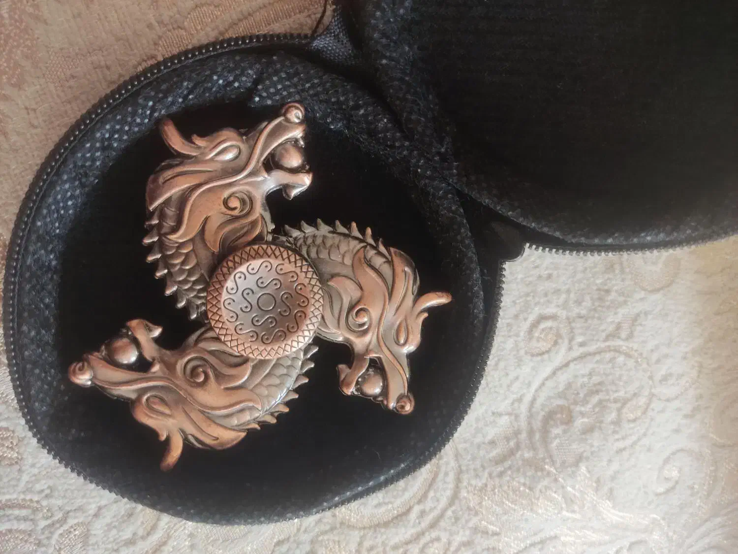 اسپینر|کلکسیون اشیاء عتیقه|صدرا-فارس, فاز ۱|دیوار