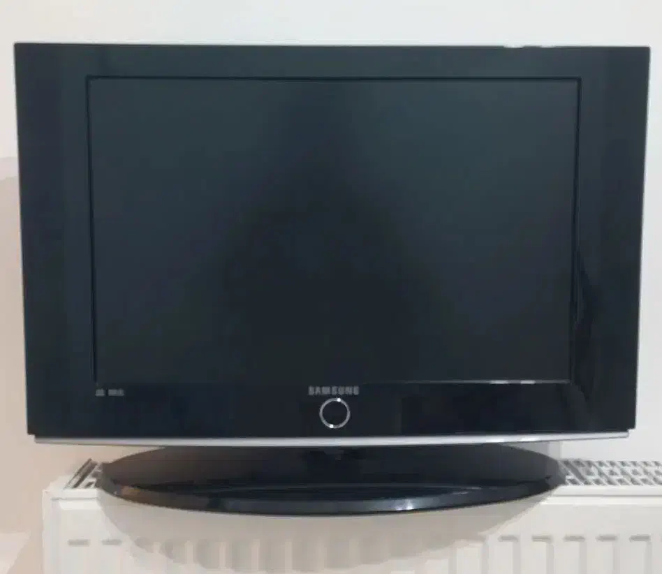 تلویزیون سامسونگ ۲۲ اینچ کره ای|تلویزیون و پروژکتور|شیراز, شهرک والفجر|دیوار