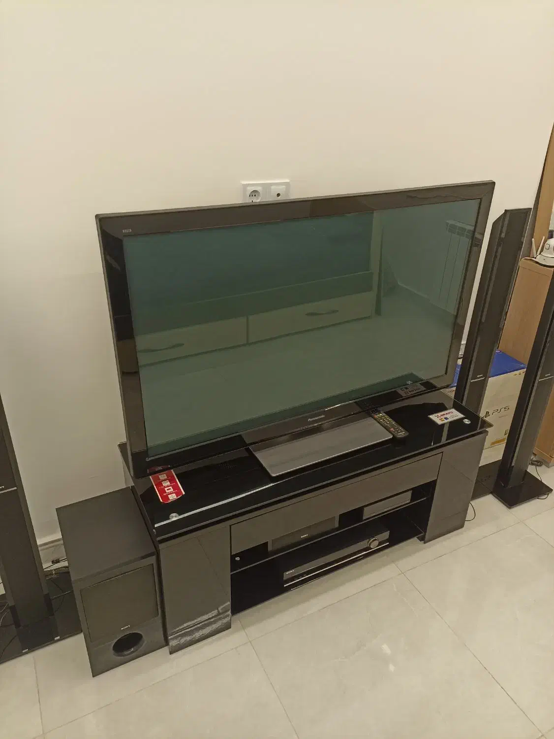 تلویزیون ۵۰ اینچ|تلویزیون و پروژکتور|رشت, استقامت ۱|دیوار