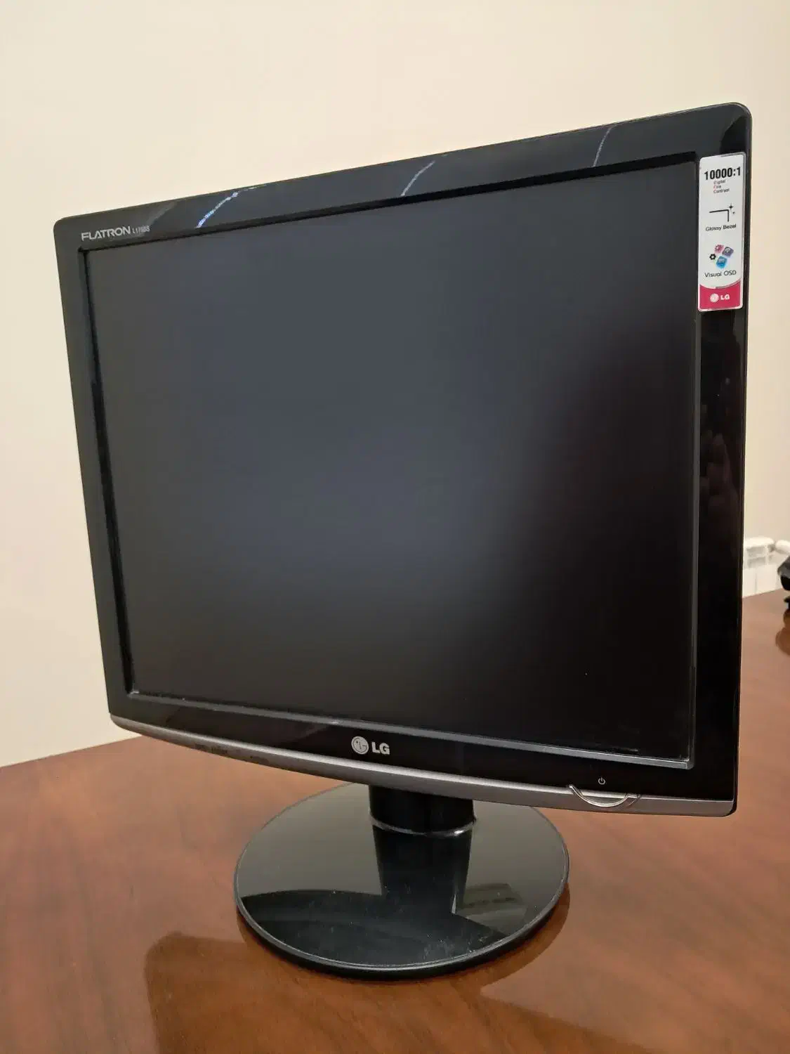 مانیتور lcd الجی ۱۷ اینچ در حد نو|رایانه رومیزی|یزد, |دیوار