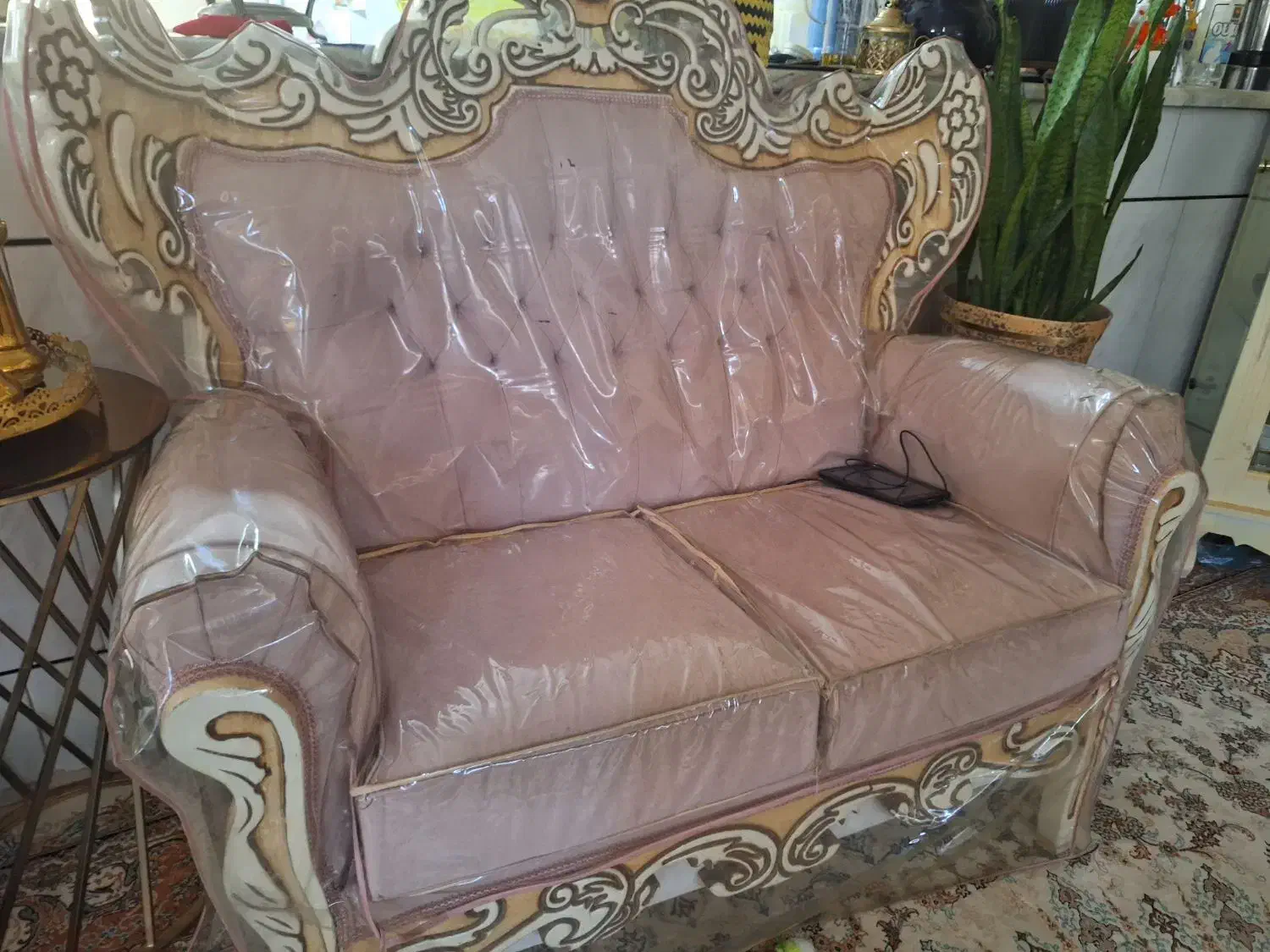 مبلمان ۷نفره|مبلمان خانگی و میز عسلی|اصفهان, براآن شمالی|دیوار