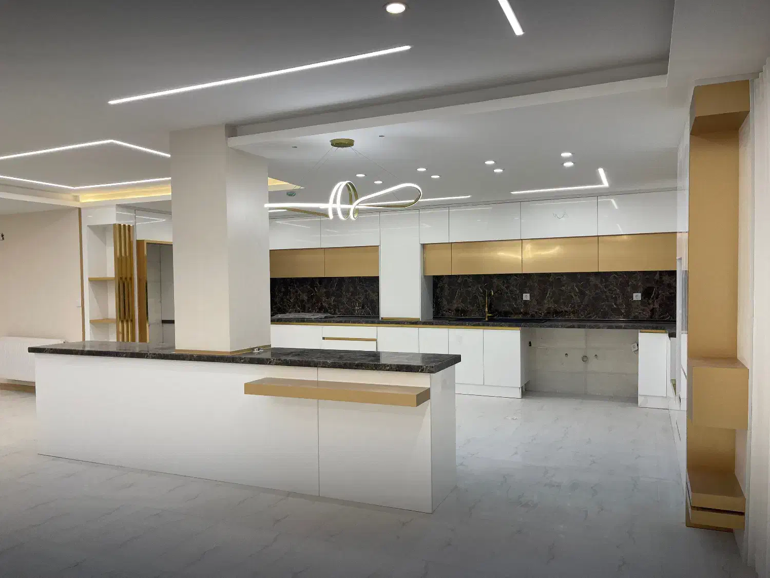 3خواب280متری«حیاط40متری+30متری»قصرواقعی|فروش آپارتمان|صدرا-فارس, فاز ۱|دیوار