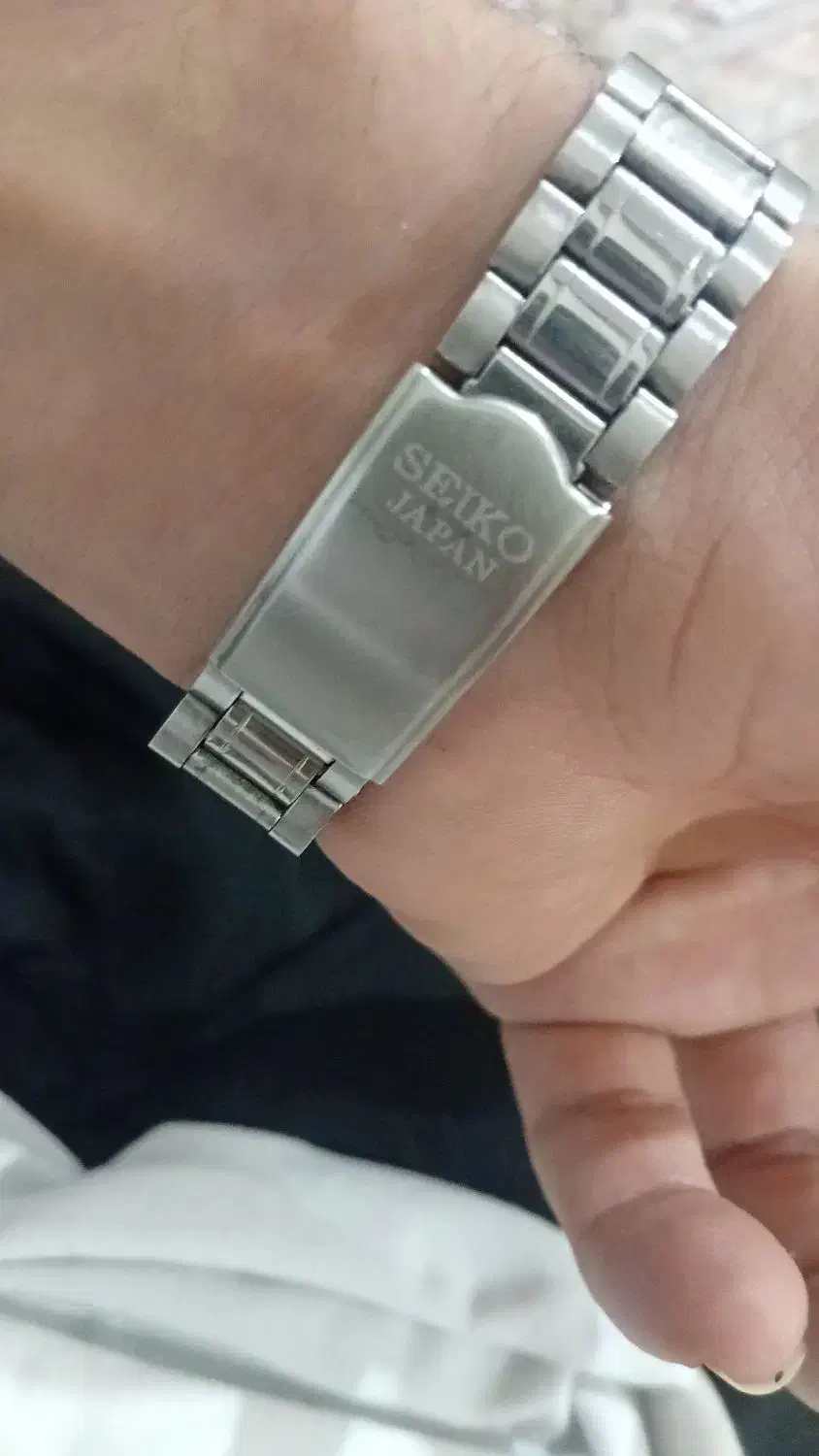 ساعت مچی|ساعت|رشت, استقامت ۱|دیوار