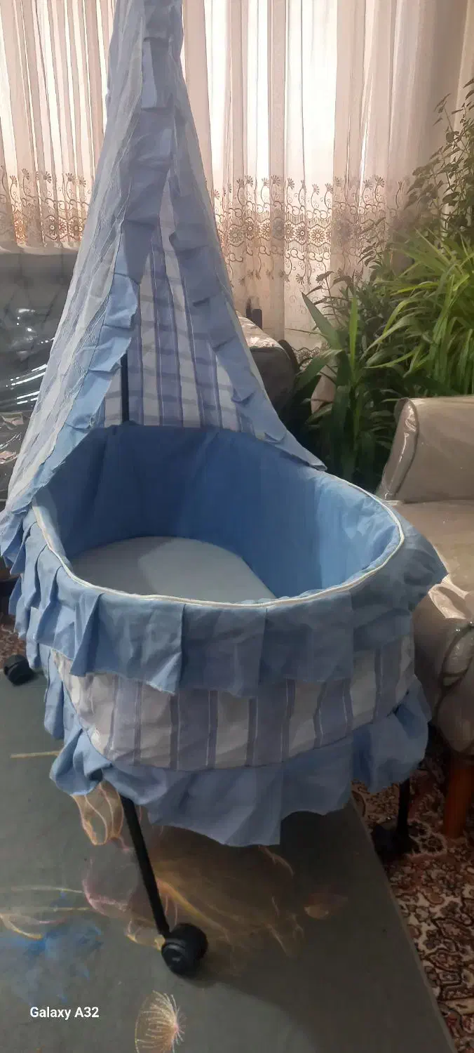 گهواره|تخت و صندلی بچه|فولادشهر, B6|دیوار