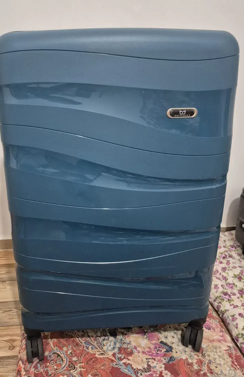 چمدان ترک|کیف، کفش، کمربند|آشخانه, |دیوار