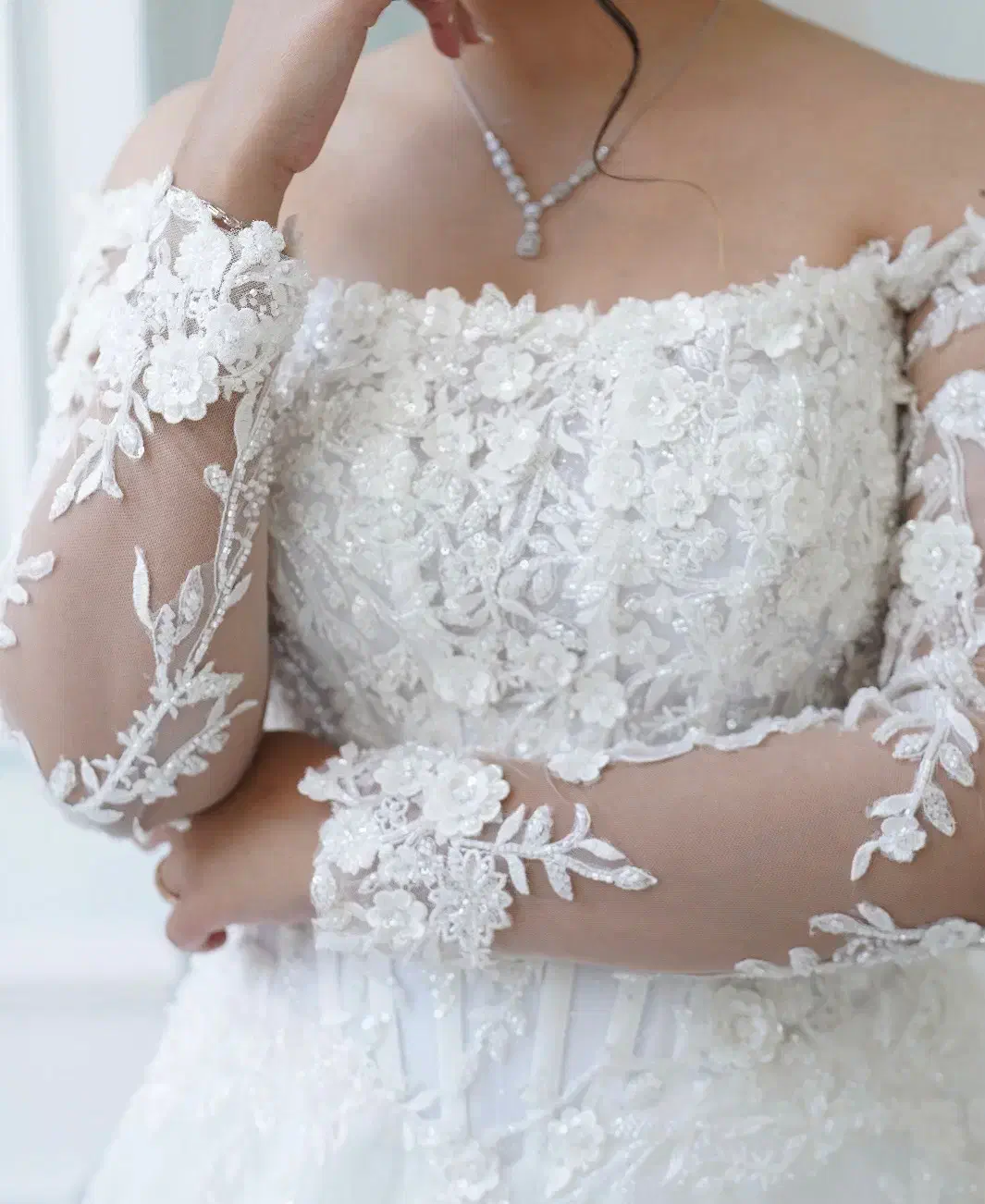 لباس عروس|لباس|رودهن, |دیوار