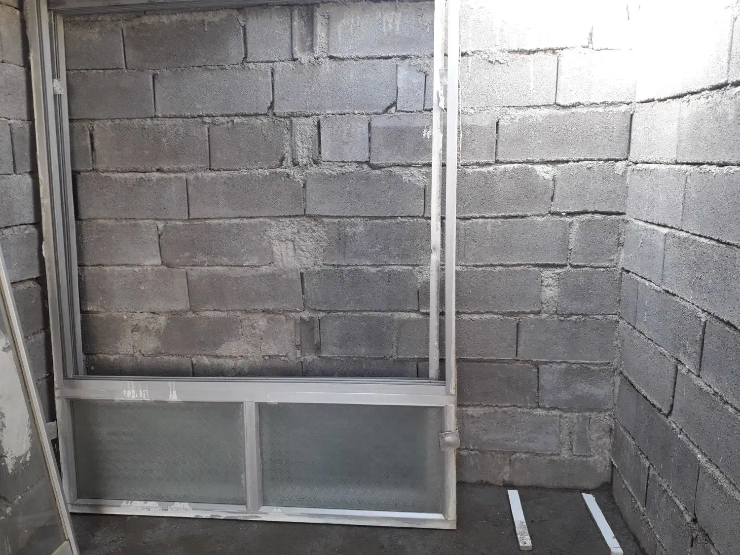 پنجره آلومینیوم جنس قدیم|مصالح و تجهیزات ساختمان|سنخواست, |دیوار