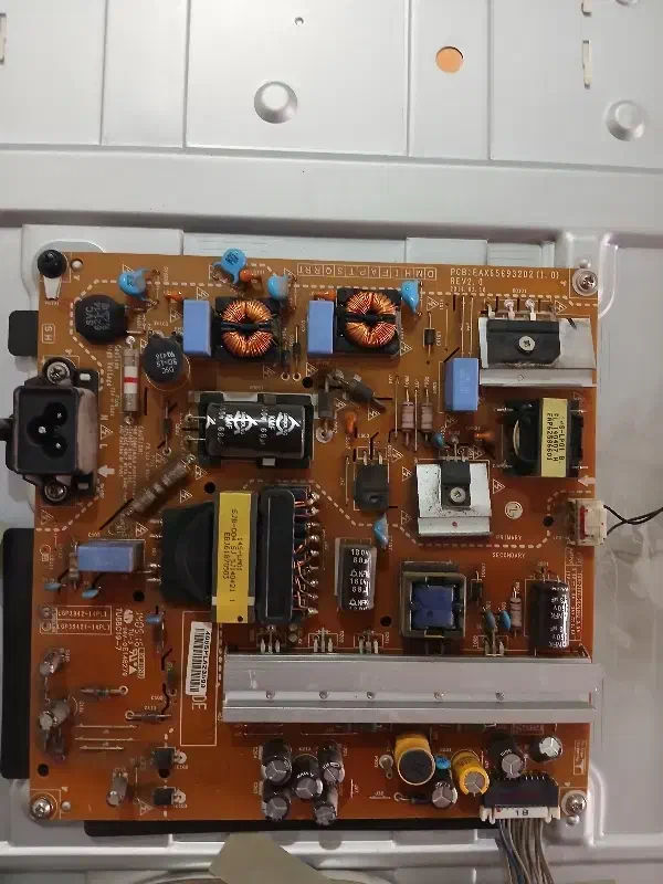 بُرد تلویزیون ال ای دی|تلویزیون و پروژکتور|تهران, شهرک رضویه|دیوار