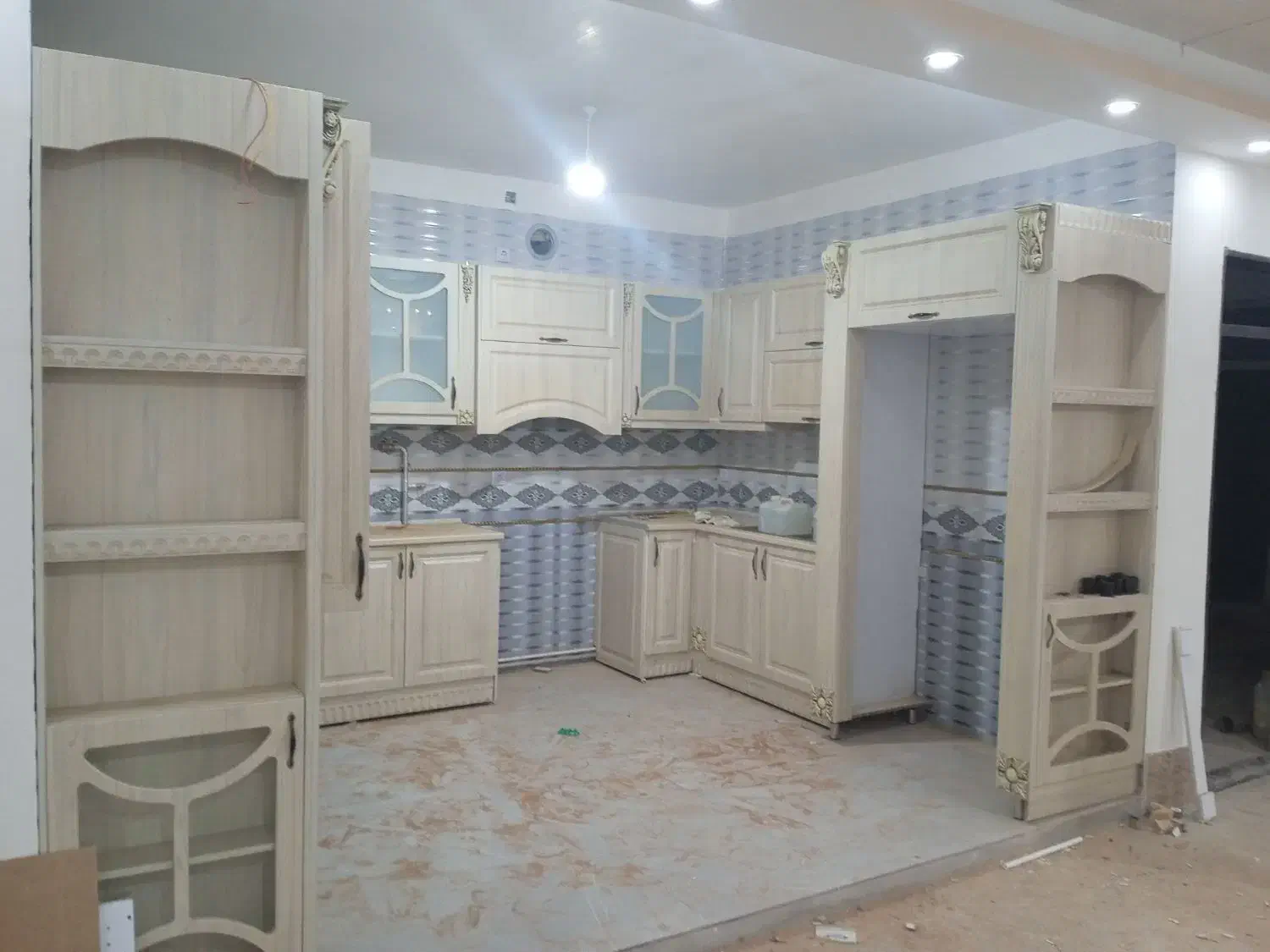 تعمیرات ونصاب کابینت وکمددیواری طبیعت چوبی|خدمات پیشه و مهارت|تبریز, |دیوار